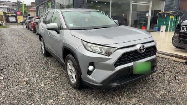 Toyota Rav 4 2.0 Le 4x2 Mt 5p año 2022 Toyota Rav 4 2.0 Le 4x2 Mt 5p año 2022