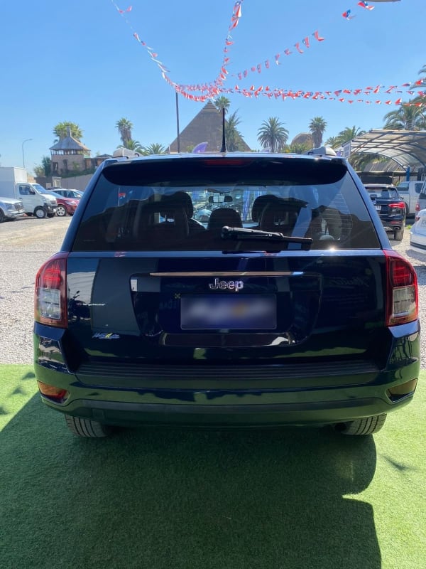 JEEP COMPASS  año 2013