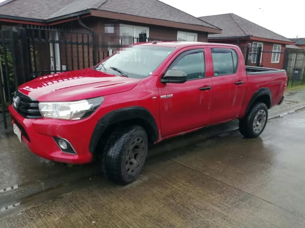 TOYOTA HILUX 2.4 4×4 Mt Sr Diesel año 2020 TOYOTA HILUX 2.4 4×4 Mt Sr Diesel año 2020