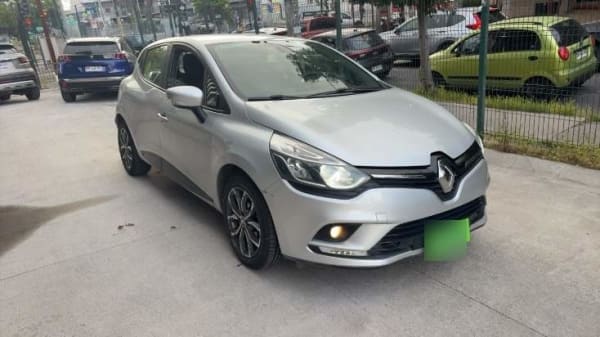 Renault Clio 1.2 Expression 4x2 Hb Mt 5p año 2019 Renault Clio 1.2 Expression 4x2 Hb Mt 5p año 2019