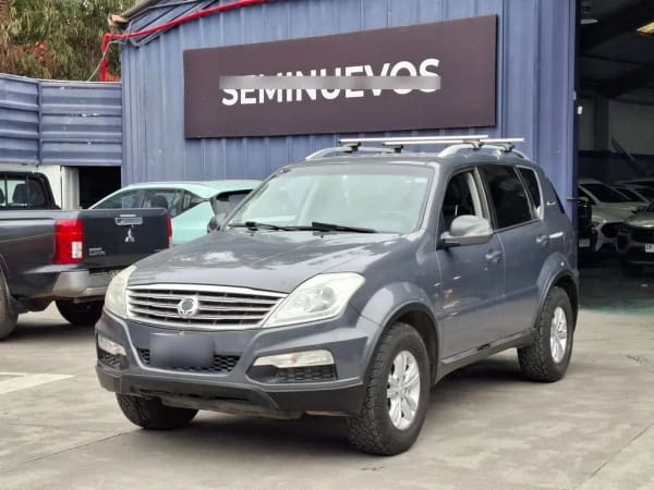 Ssangyong Rexton 2.0 Diesel 2wd Mt 5p año 2016 Ssangyong Rexton 2.0 Diesel 2wd Mt 5p año 2016
