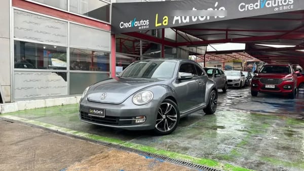 Volkswagen Beetle 1.4 Design 4x2 At 3p año 2015