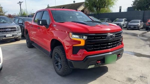 Chevrolet Silverado 5.3 Lt Trail Boss Z71 4x4 At 4p año 2024 Chevrolet Silverado 5.3 Lt Trail Boss Z71 4x4 At 4p año 2024
