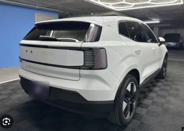 VOLVO EX30 0.0 Ultra Cross Country At 4x4 Electrico año 2026