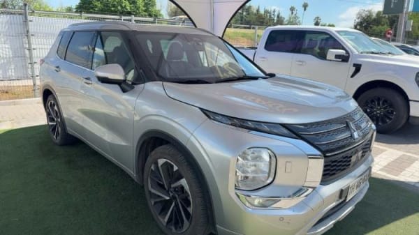 Mitsubishi Outlander 2.5 Gls Limited 4x4 At 5p año 2024 Mitsubishi Outlander 2.5 Gls Limited 4x4 At 5p año 2024