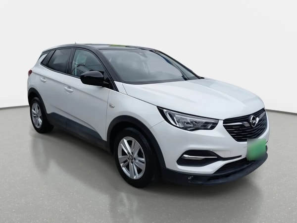 Opel Grandland 1.2t Dynamic 4x2 Mt6 5p año 2021
