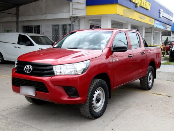 Toyota Hilux Pickup 4p 4x4 2.4 año 2022 Toyota Hilux Pickup 4p 4x4 2.4 año 2022