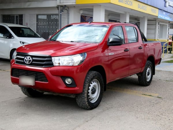 Toyota Hilux 2.4 Dx Diesel 4x4 año 2022 Toyota Hilux 2.4 Dx Diesel 4x4 año 2022