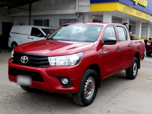 Toyota Hilux Pickup 4p 4x4 2.4 año 2022 Toyota Hilux Pickup 4p 4x4 2.4 año 2022